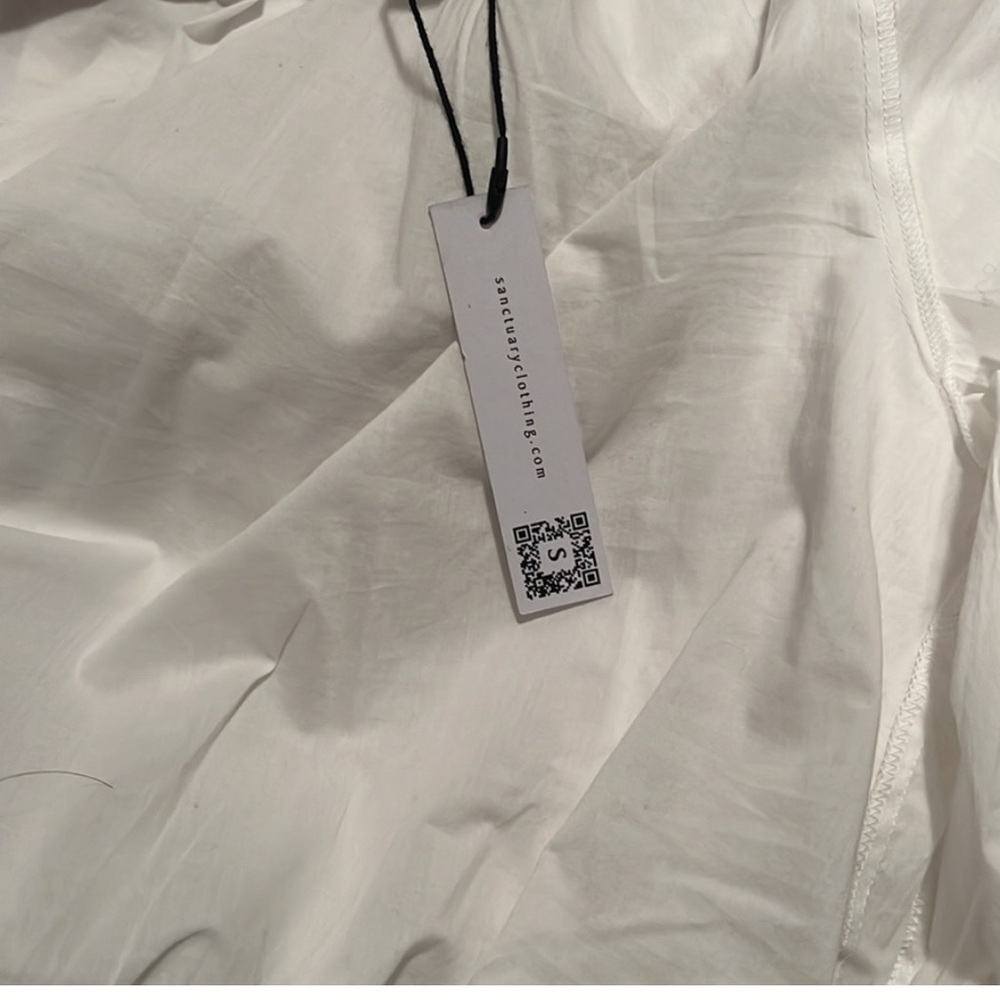 Sanctuary Crisp White off shoulder 3/4 sleeves top. - Picture 6 of 7